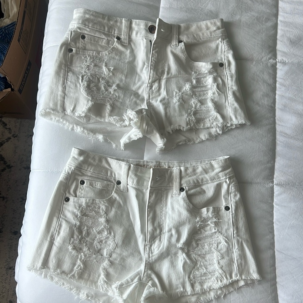 SOLD !
American Eagle Shorts